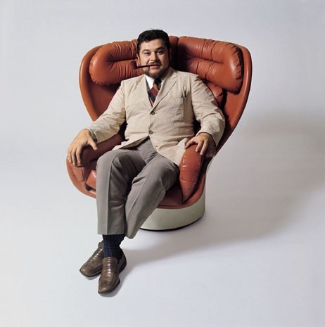 Joe Colombo (1930-1971), sitted on Elda armchair 
