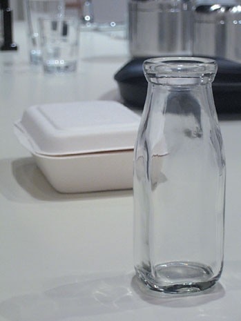 Milk bottle, (Giappone/Japan) 
