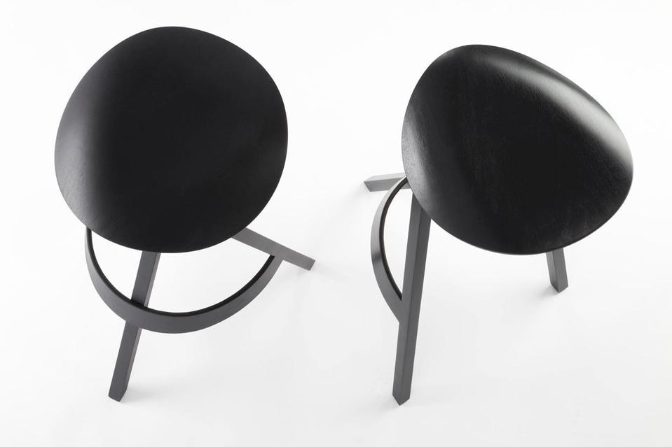 The bar stool 404 H (2009). Completely made of modeled gluelam beech wood in various stains, foot ring with PVC edge protector The bar stool 404 H (2009). Completely made of modeled gluelam beech wood in various stains, foot ring with PVC edge protector