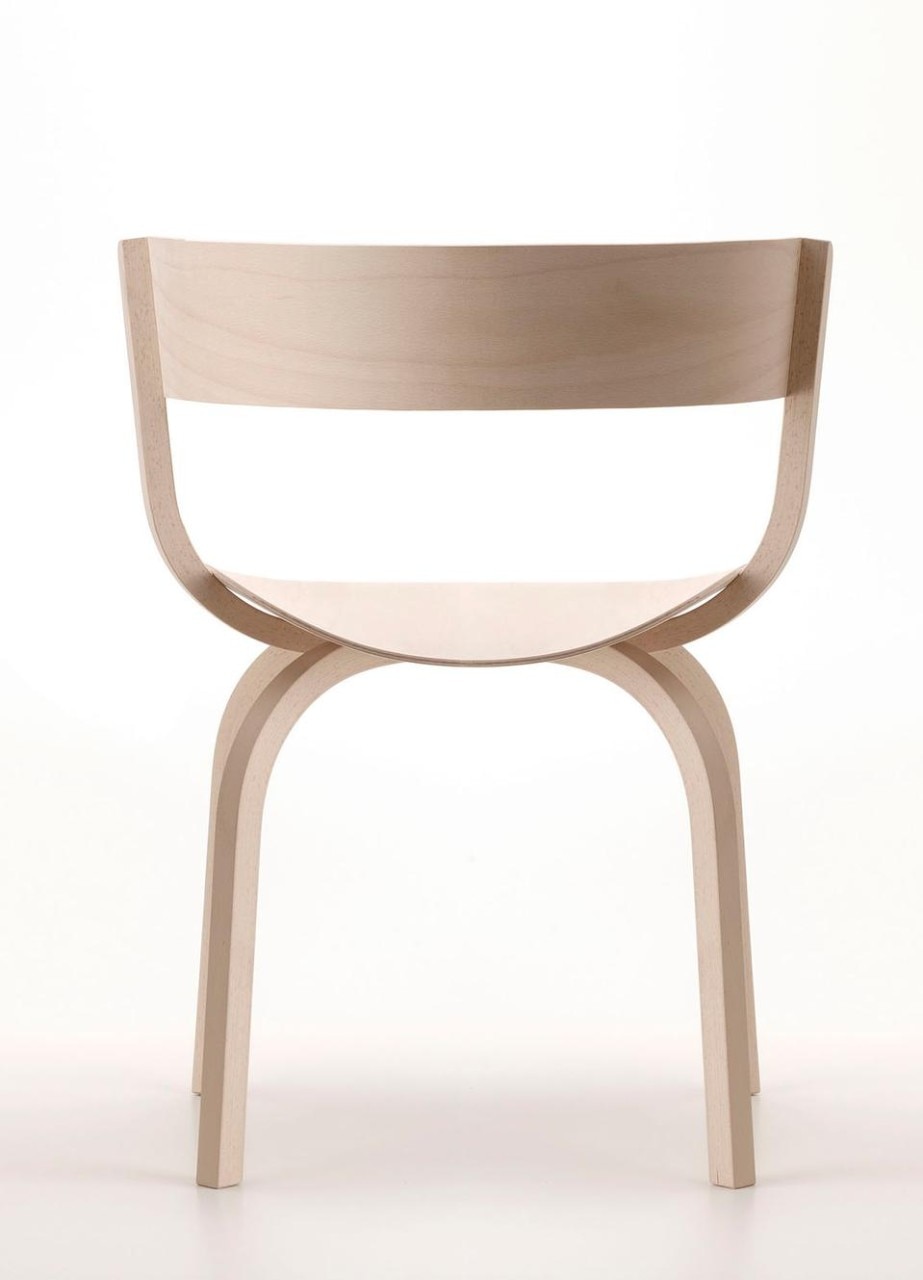 The chair 404 (2007-2008). The ergonomic seat shell is combined with the slightly flexible backrest The chair 404 (2007-2008). The ergonomic seat shell is combined with the slightly flexible backrest