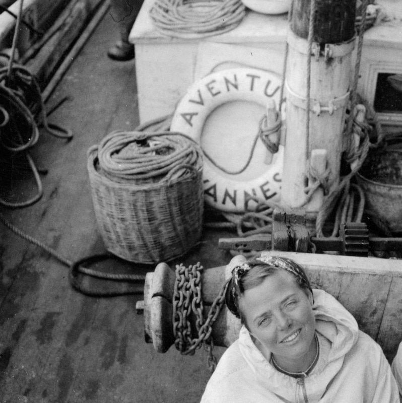 Charlotte Perriand on board the ship Aventure, August 15th 1938. Photo Paul Gutmann.
Archives Charlotte Perriand