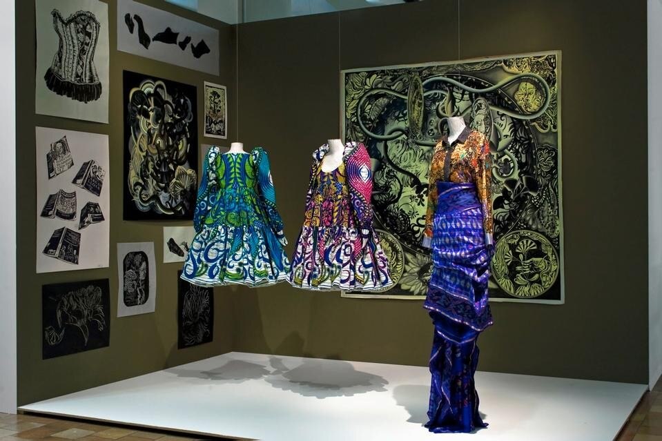 Dries Van Noten, Spring/Summer 2010 women’s collection, Look 48, skirt: silk sari, top: 
silk, 2010, photo: Patrice Stable/Dries van Noten
