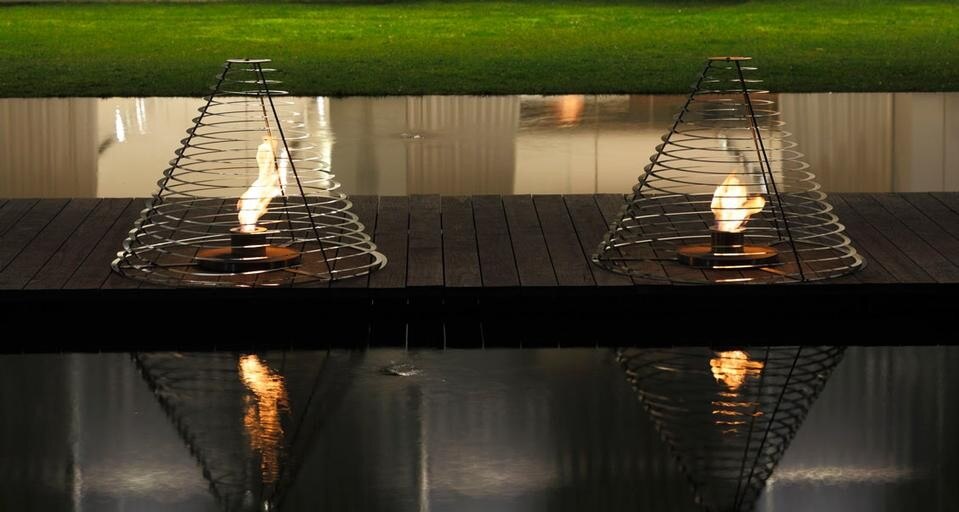 Giovanni Crosera: Archimede, caminetto a bioetanolo per esterni. Photo Joe Murador