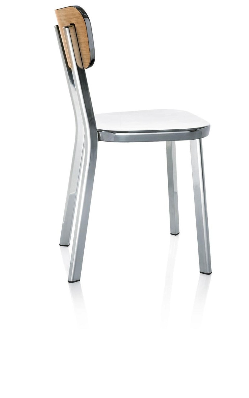 The Déjà-vu
Chair in aluminium by Naoto Fukasawa, 2007
