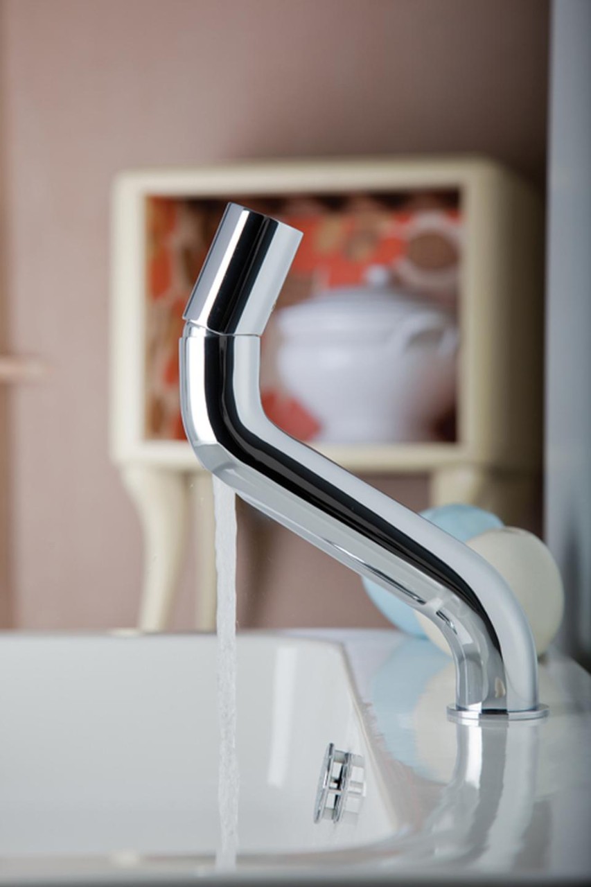 The Virgo mixer tap, inspired by the form we give to the water entering our homes: the pipe.