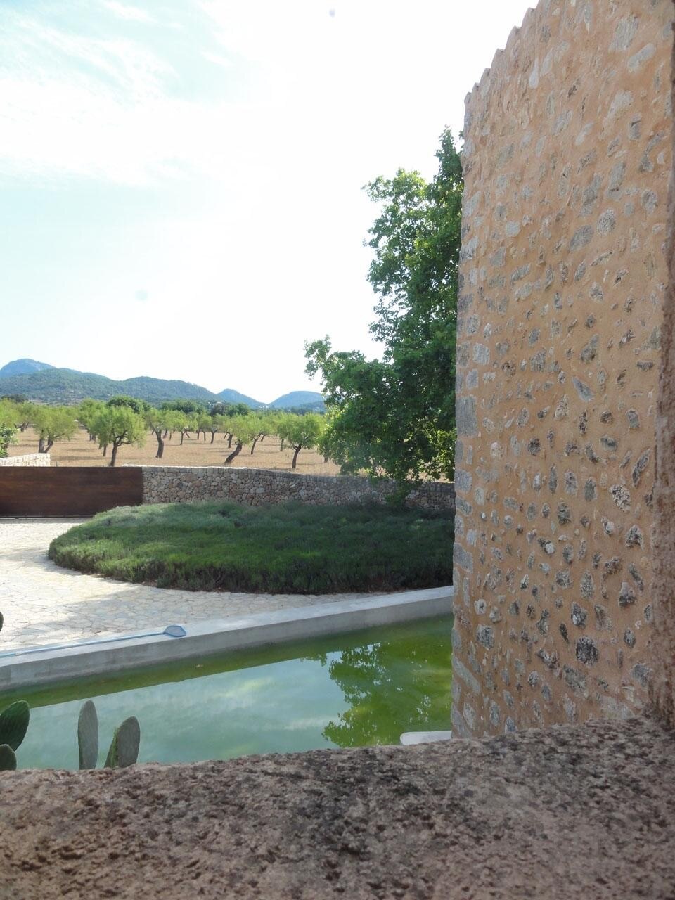View of the finca (agricultural estate) renovated by Rafael Moneo, where the workshop was held.