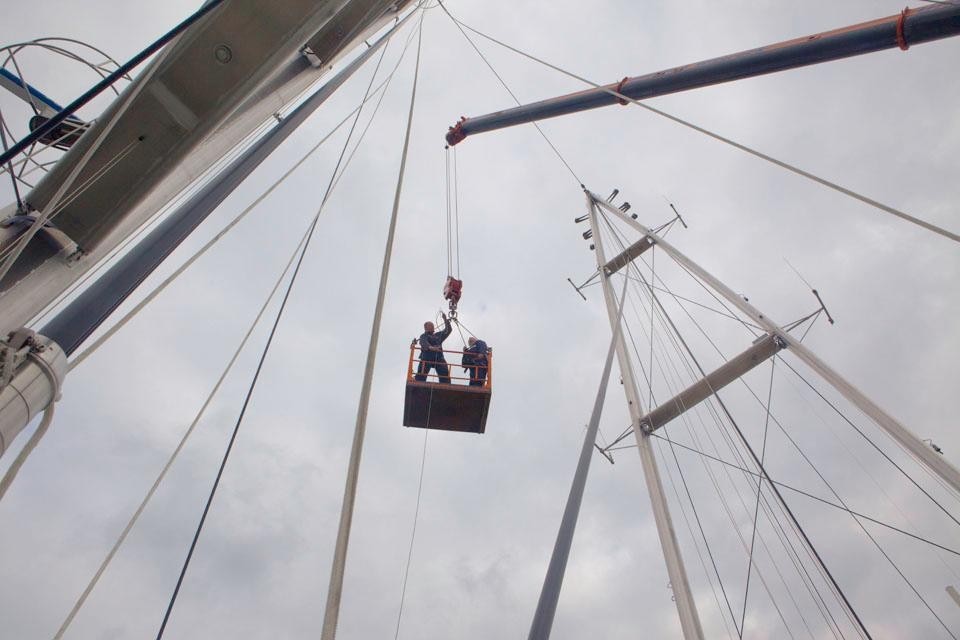 The ship has a satellite
system for
24-hour
communications.