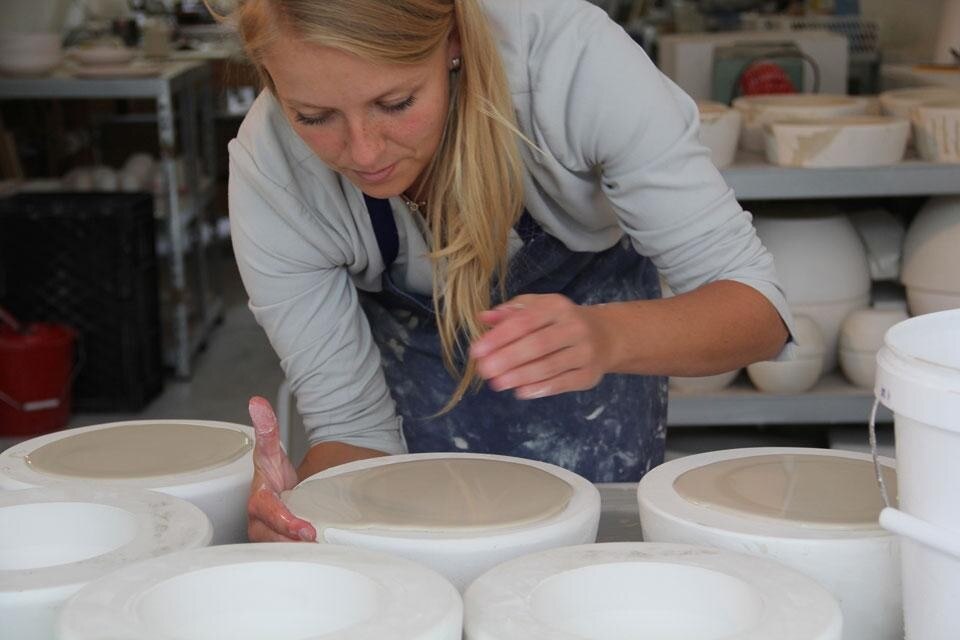 Top: Atelier NL, <em>Curious Minds</em> installation detail. Photo by Mike Roelofs. Above: De Intuïtiefabriek’s <em>SUM</em> porcelain vessel collection. This year, Dutch Design Week takes place at a time when The Netherland's instrumental centres for design research and material experimentation have seen their subsidies reduced