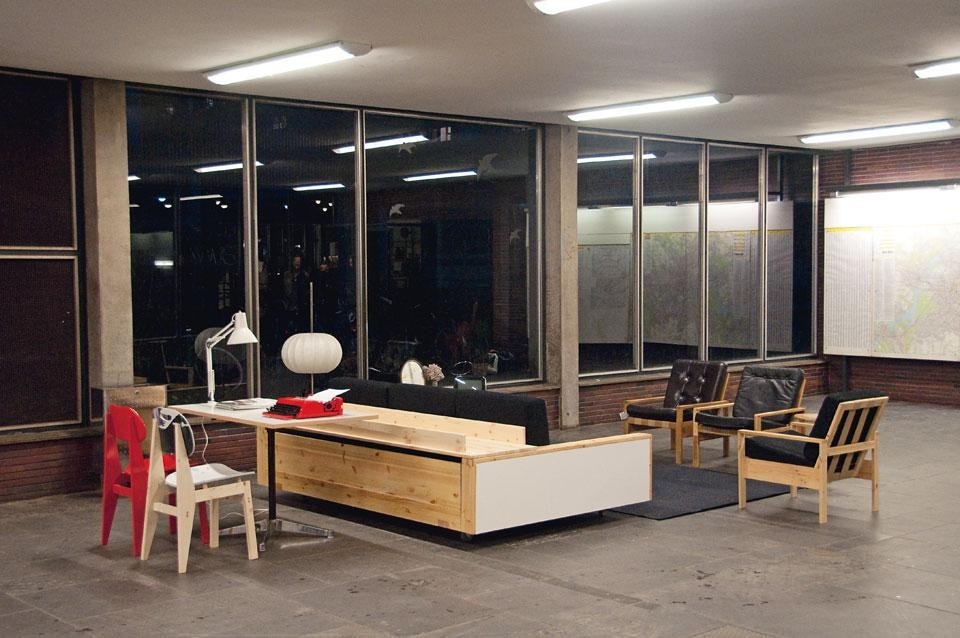 Guerrilla Lounging, a display of Hartz IV furniture at Berlin’s Hansaplatz U-Bahn station