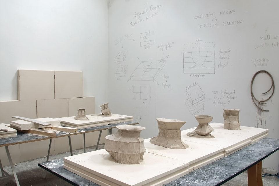 Objects resulting from the
“Domestic Reuse” workshop,
an experiment in opensource
design hosted by
the Onomatopee Gallery in
Eindhoven, 2012. The starting
point of this collective work
was the plaster tile stacked and
processed to create ceramic
moulds