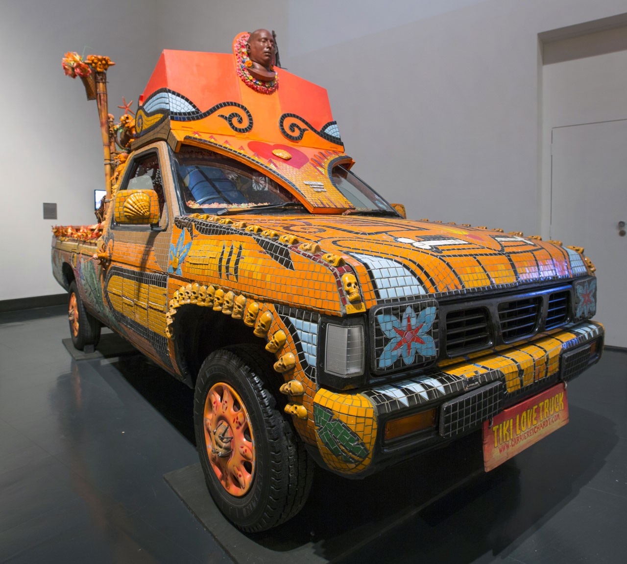 Vista della mostra “Disobedient Objects” al Victoria and Albert Museum, Londra 