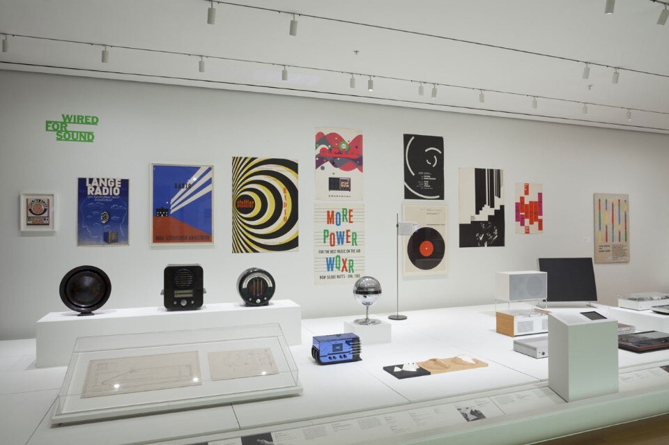 Vista della mostra “Making Music Modern: Design for Ear and Eye”, MoMA Vista della mostra “Making Music Modern: Design for Ear and Eye”, MoMA
