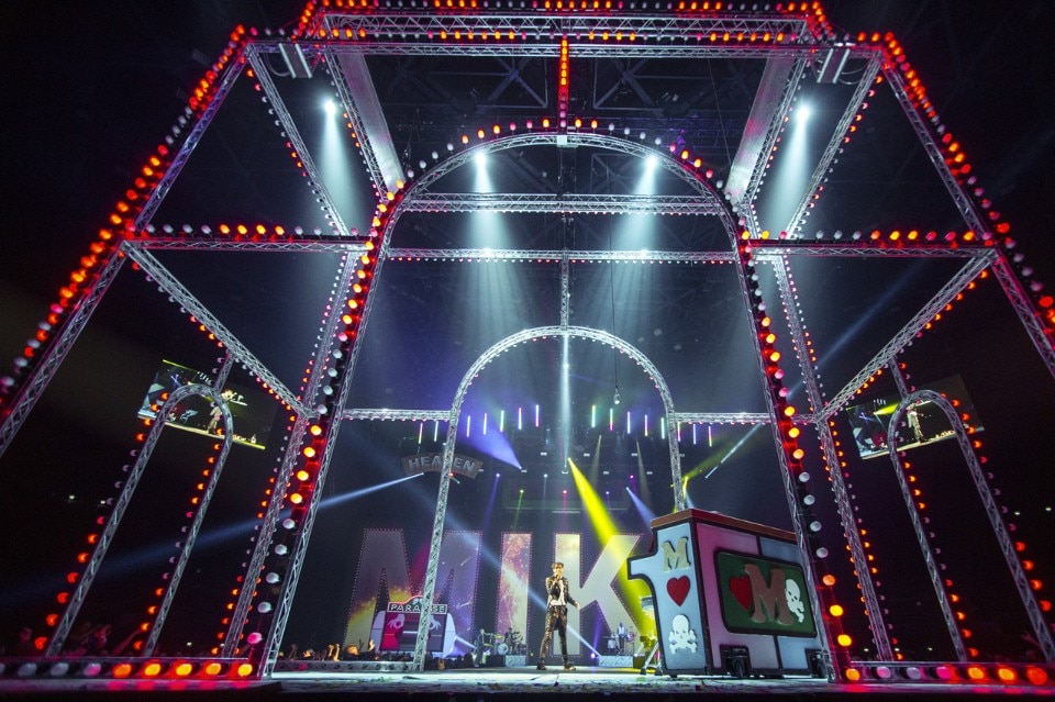 Studio Job, scenografia del palco per il tour Europeo di Mika, 2016