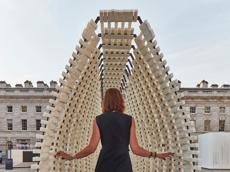 “ΑΝΥΠΑΚΟΗ”, vista della mostra, Somerset House, Londra, Regno Unito, 2018