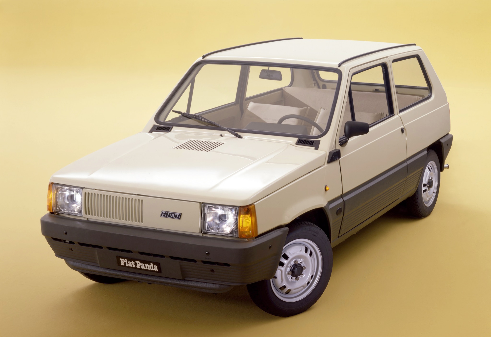 Fiat Panda: the utilitarian car that Giugiaro nicknamed “the fridge” turns  40 - Domus
