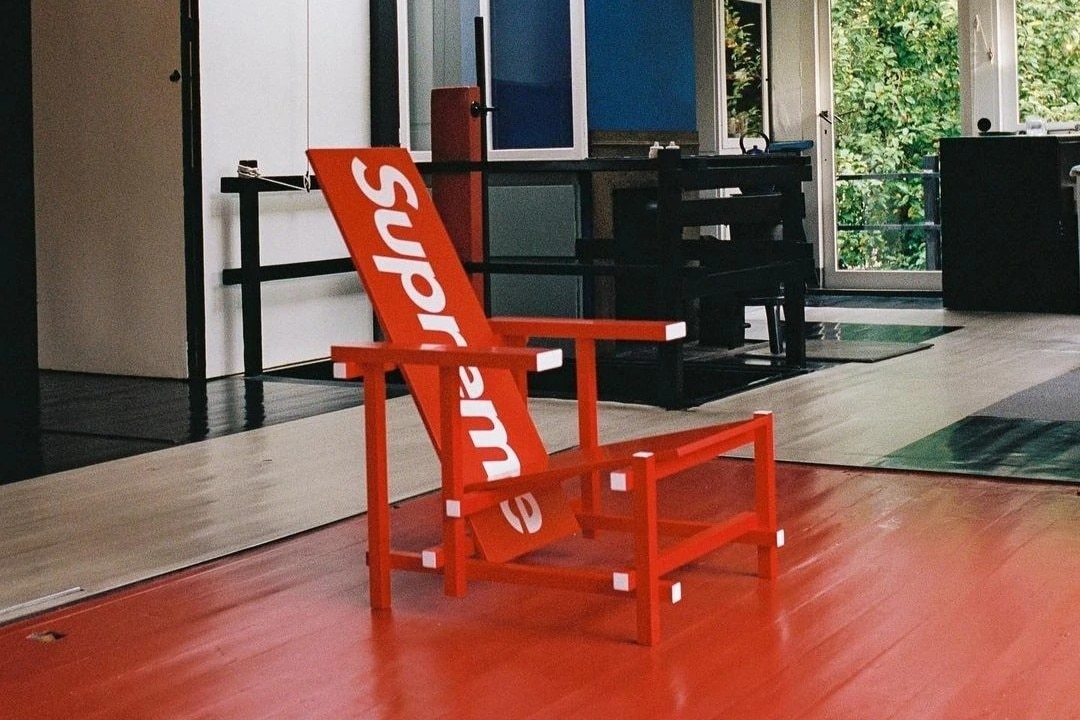 Cassina red online and blue chair