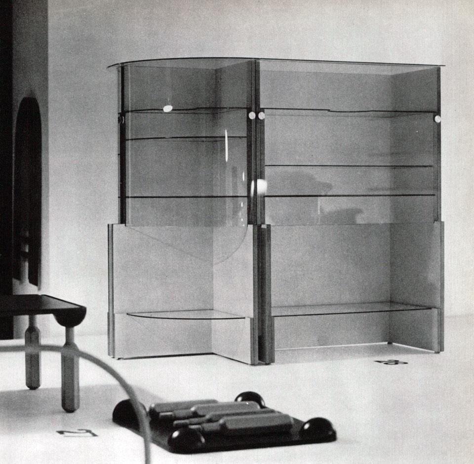 Detail from the pages of Domus 442 / September 1966, display case, 1966
