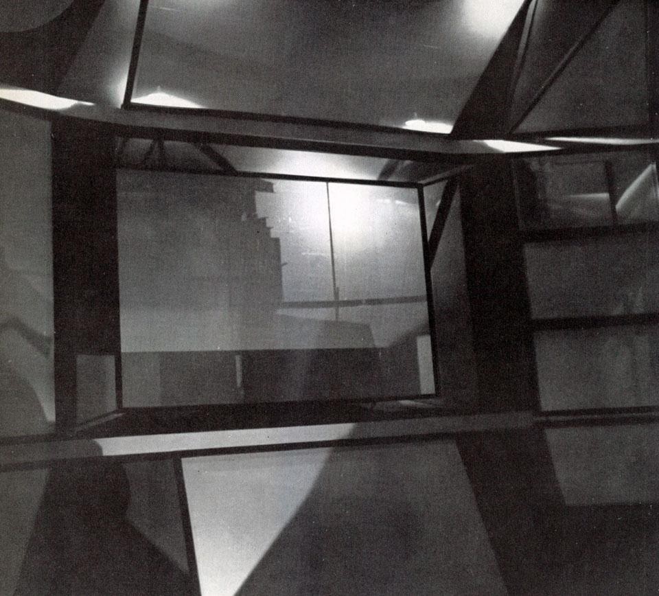 <em>Il padiglione sospeso di Charles Eames</em> ["Charles Eames' suspended pavilion"], Domus 424 / March 1965 page details