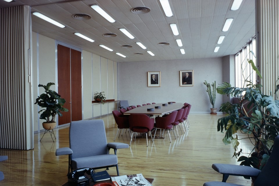Meeting room at the 30th floor of the Pirelli Center, in the Seventies. © Fondazione Pirelli Meeting room at the 30th floor of the Pirelli Center, in the Seventies. © Fondazione Pirelli