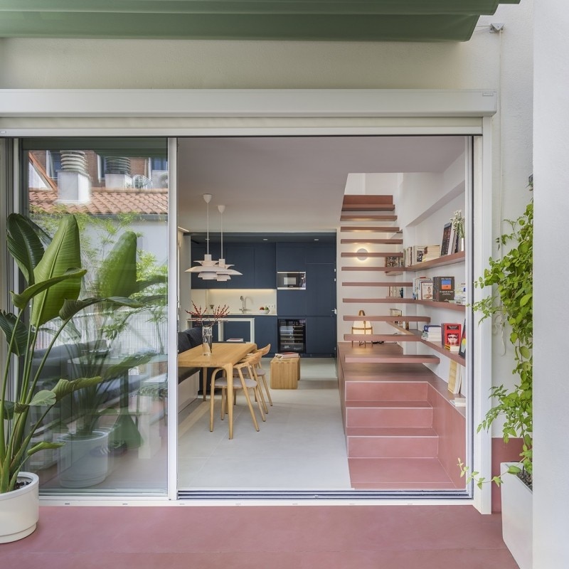 In the heart of Madrid, Gon Architects reinvent an 80 sqm duplex, turning a staircase into a room