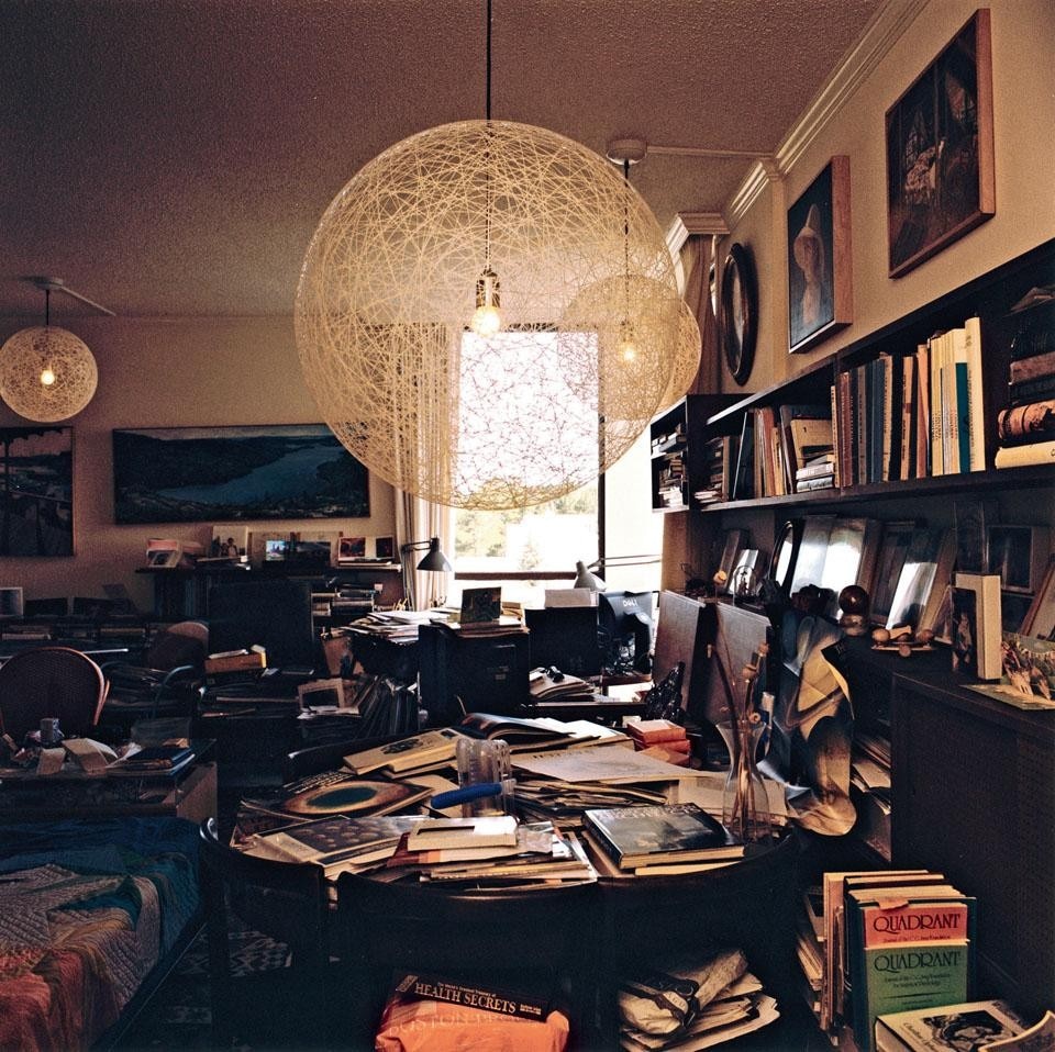Anne Tyng’s home is also
an archive and a personal
museum containing drawings,
books, models, audio tapes of
past lectures and a lifetime of
memorabilia.