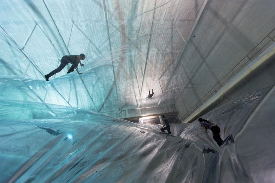 Tomás Saraceno, <em>On Space Time Foam</em>, 2012, installation view at HangarBicocca, Milan. Photo by Alessandro Coco. Courtesy Fondazione HangarBicocca, Milano