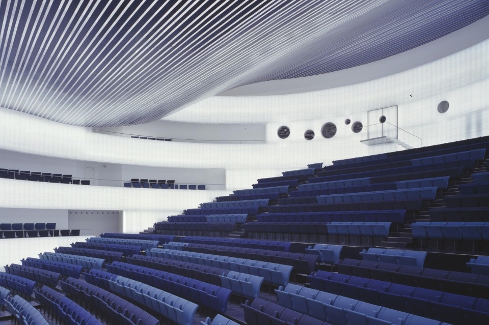 SelgasCano, Auditorium, Badajoz 2006. Photo Roland Halbe