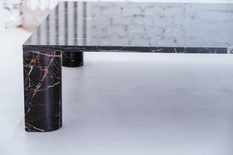Michael Anastassiades, Love Me, Love Me Not collezione di 4 tavoli per Salvatori. Photo Gabriele Zanon Michael Anastassiades, Love Me, Love Me Not collezione di 4 tavoli per Salvatori. Photo Gabriele Zanon