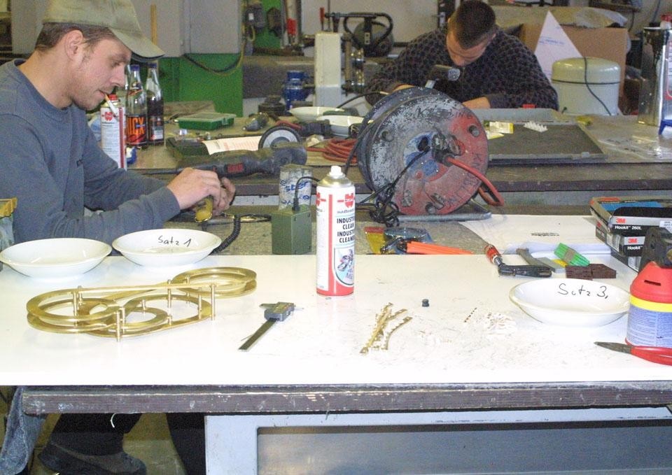 The work process of the trophy, handcrafted in Germany 