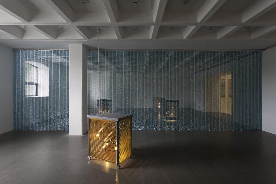 Felix Gonzalez-Torres, <i>Untitled (Water)</i>, 1995
Blue, clear and silver plastic beads, metal hanging rod.
<i>Rue Saint-BenoÎt</i>, 2008
Installation of eight sculptures.
