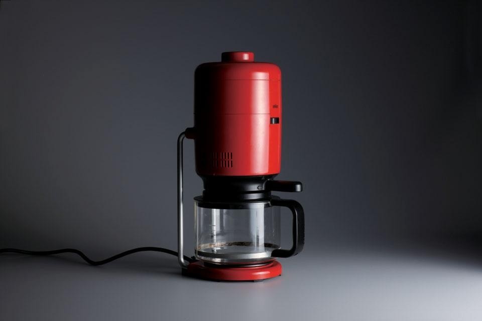On top: Braun clock radio (ABR 21 signal radio), 1978; design: Dieter Rams and Dietrich Lubs; here: Braun coffee machine (KF 20 Aromaster), 1972; detail, design: Florian Seiffert. Photo: Koichi Okuwaki On top: Braun clock radio (ABR 21 signal radio), 1978; design: Dieter Rams and Dietrich Lubs; here: Braun coffee machine (KF 20 Aromaster), 1972; detail, design: Florian Seiffert. Photo: Koichi Okuwaki