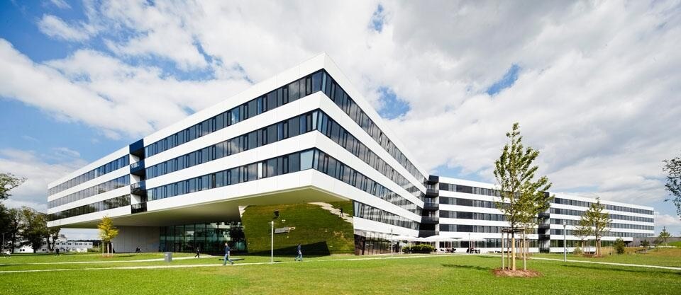 Research and development building with 1700 working places at the adidas World of
Sports campus in Herzogenaurach Research and development building with 1700 working places at the adidas World of
Sports campus in Herzogenaurach