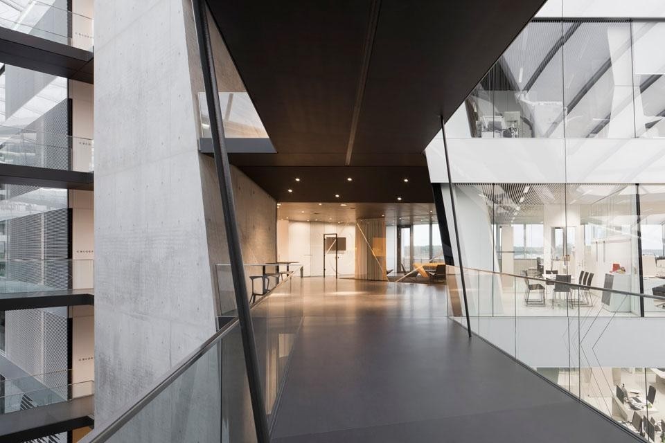 Research and development building with 1700 working places at the adidas World of
Sports campus in Herzogenaurach. Research and development building with 1700 working places at the adidas World of
Sports campus in Herzogenaurach.