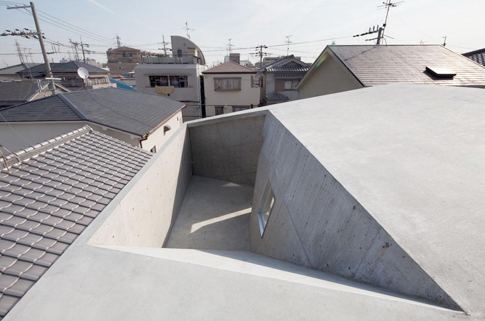 House Folded by Alphaville in Osaka, Japan. Courtesy Alphaville © Kai Nakamura