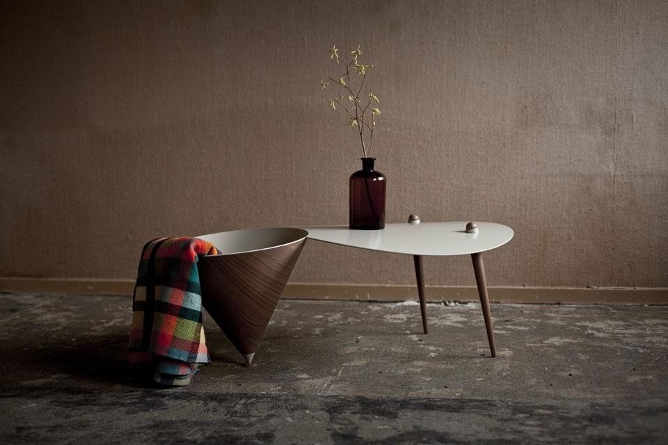 Coffee table 01: powder coated aluminum, walnut wood veneer, solid walnut wood legs and details. Photo Mike Roelofs