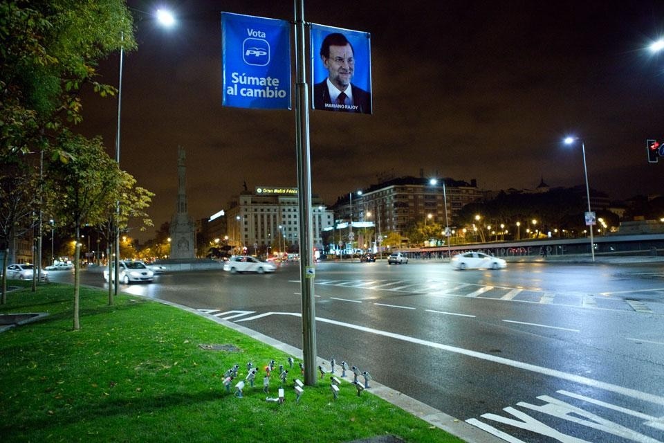 luzinterruptus, <i>Políticos bajo videovigilancia / Politicians under surveillance</i>