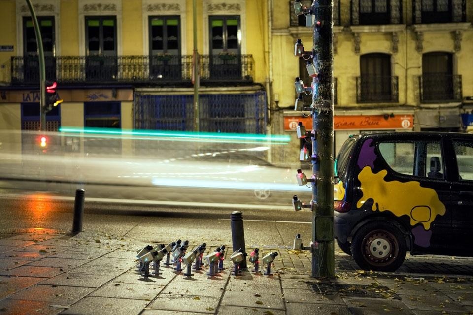 luzinterruptus, <i>Políticos bajo videovigilancia / Politicians under surveillance</i>