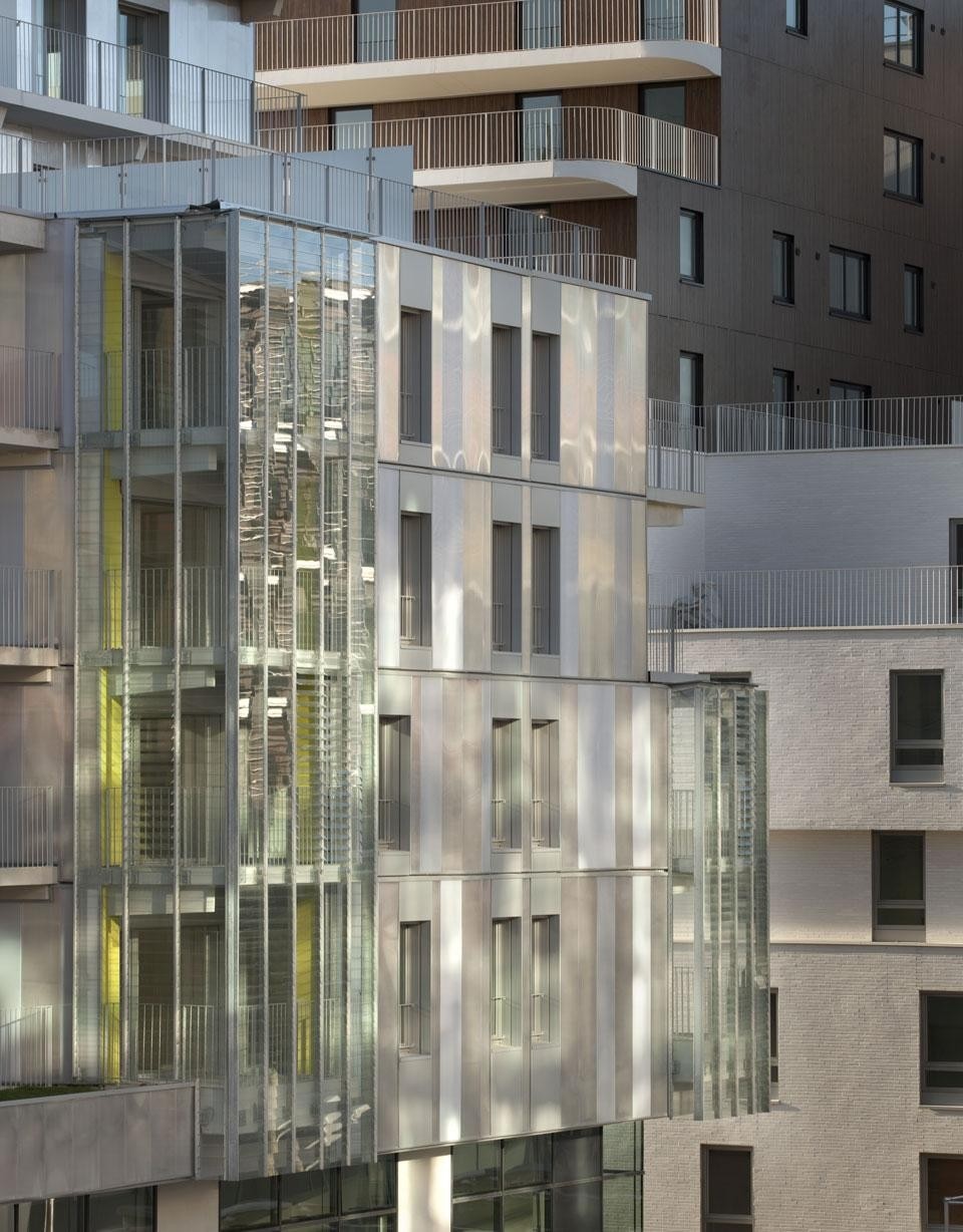 The external, transparent, facade's skin