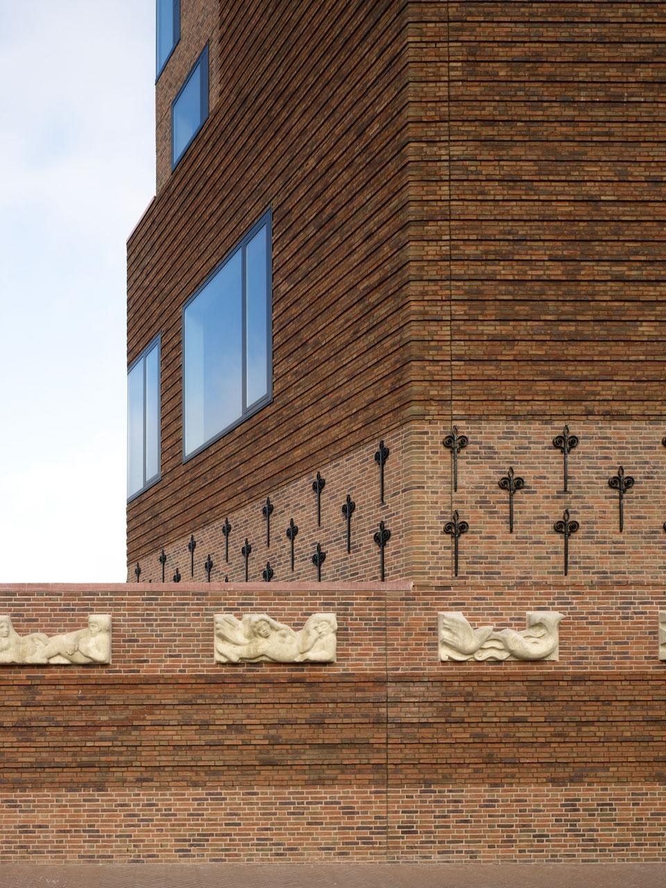 Boolles and Wilson, Raakspoort - City Hall and Cinema