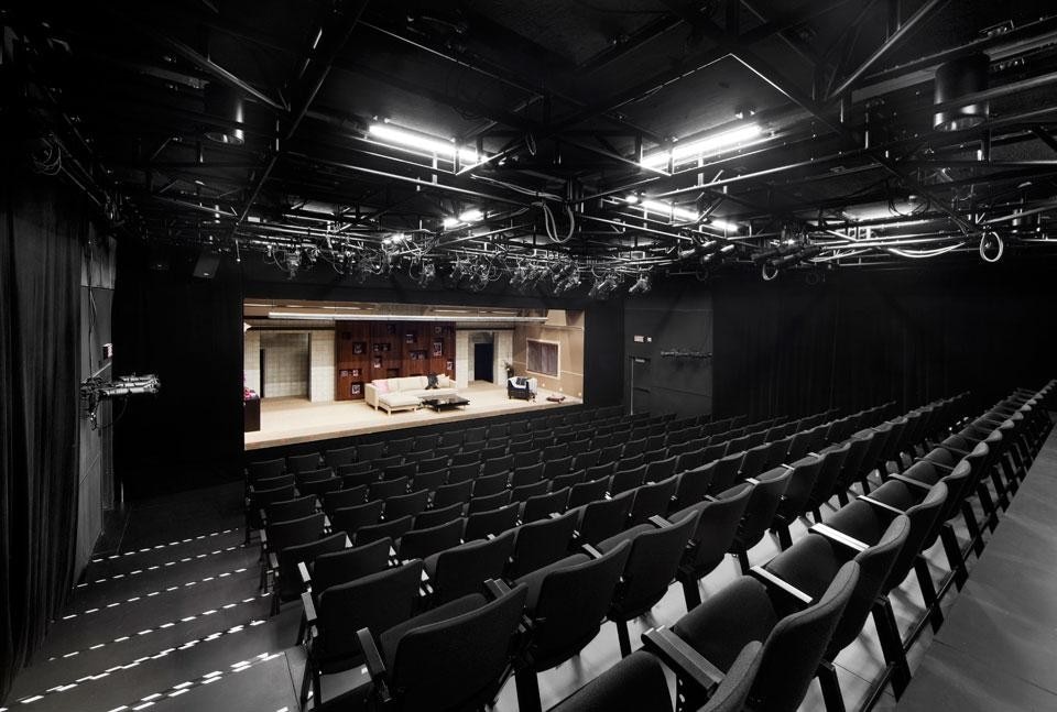 FABG Architects, Théâtre La Licorne. Photo by Steve Montpetit, courtesy of v2com