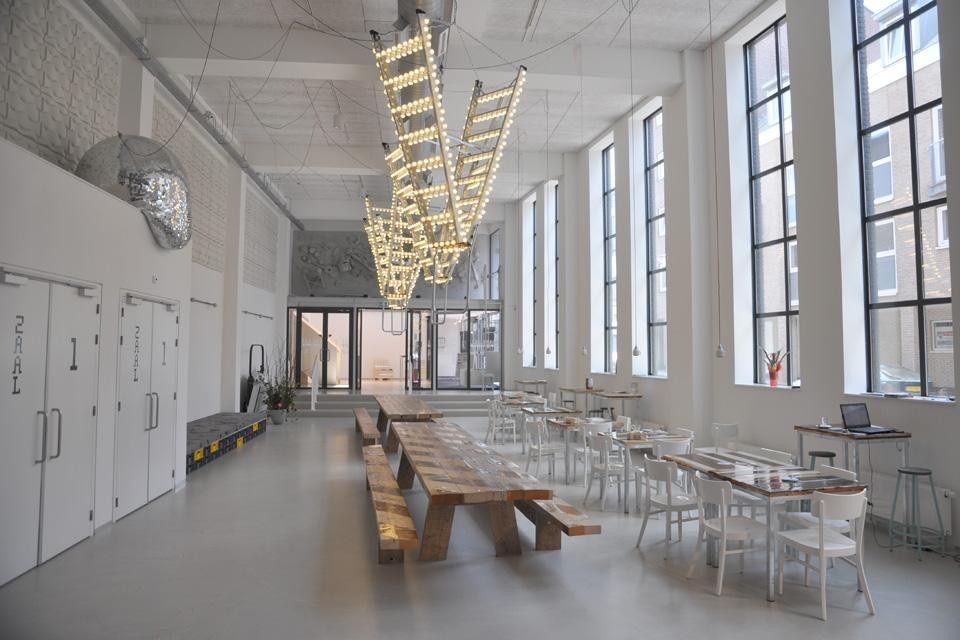 Top: ZMIK, <em>Kroon</em> chandelier for an office and apartment building. 
Above: Bertjan Pot, <em>Stairway to Heaven</em> pendant light for a theater café