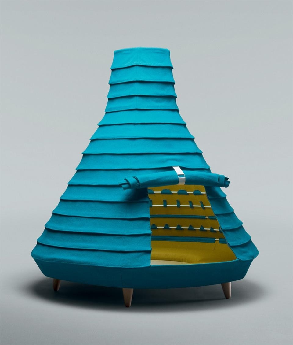 Kvadrat invited several designers to reinterpret the classic textile, developed
more than 45 years ago, in a modern context