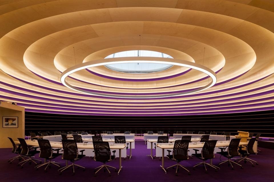 The strong growth in population has caused  stark demands for the city's administration, which has also grown