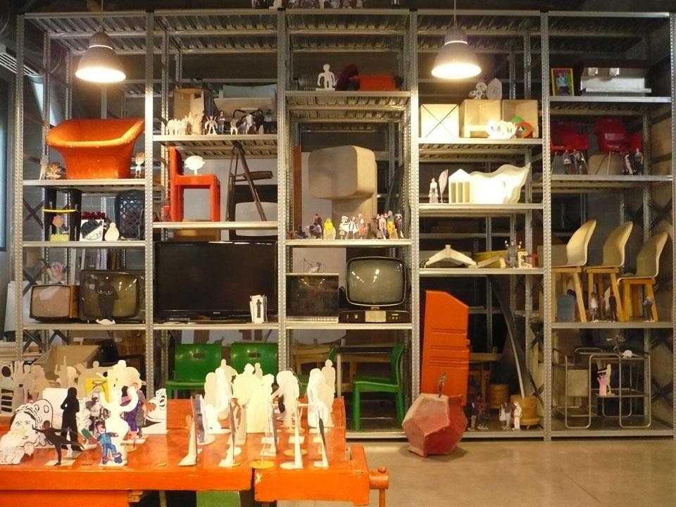 <em>Wurmkos Figures</em>, at the Giovanni Sacchi Archive, installation view