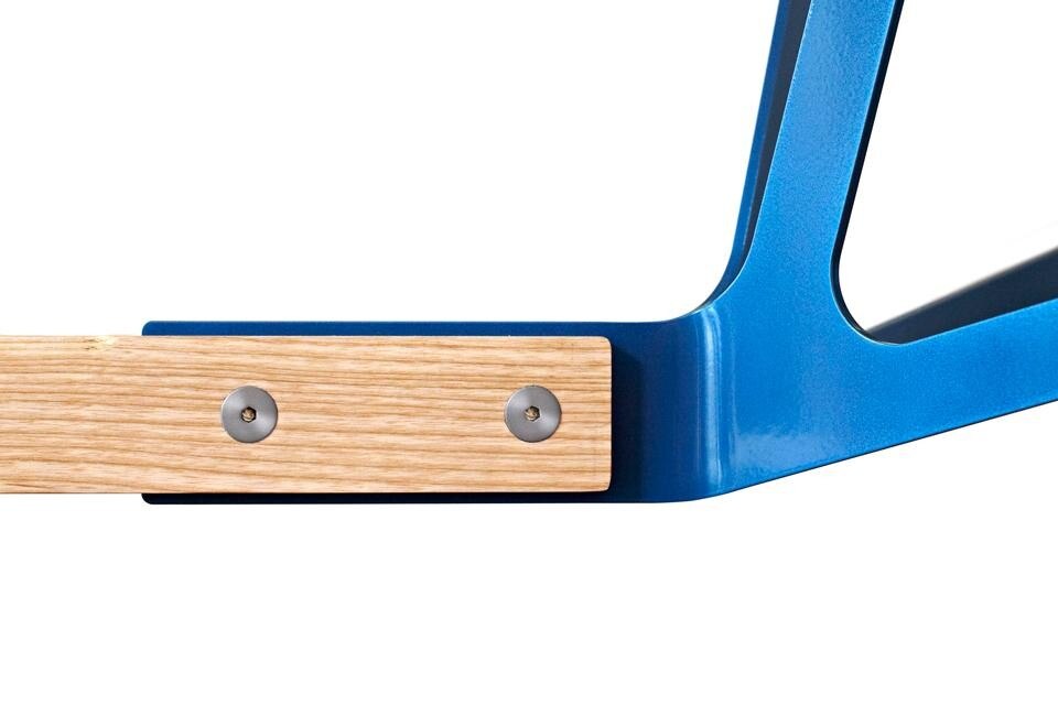 Alfredo Häberli, <em>Stammtisch</em> table for Quodes