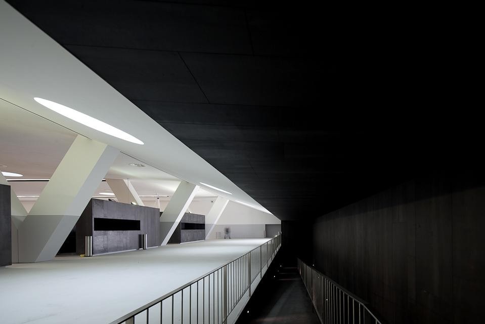 Barbosa & Guimarães Arquitectos, <em>Lamego Multipurpose Pavilion</em>, Lamego, Portugal