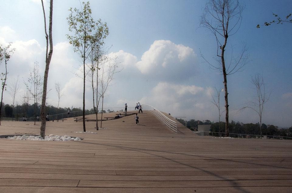 Ten Arquitectos, <em>Memorial for the Battle of Cinco de Mayo</em>, Puebla, Mexico. Photo by Pablo Crespo