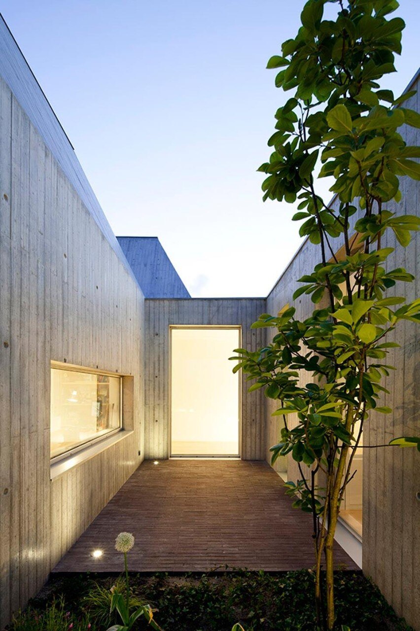 Paula Santos, <em>House in Ovar</em>, Portugal