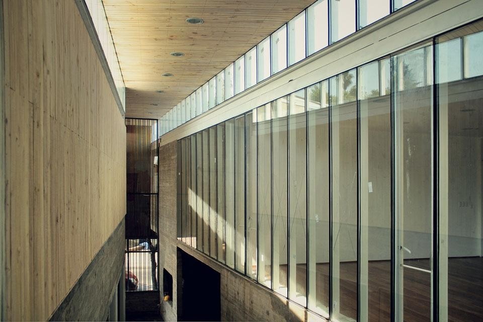 Surco (Juan Paulo and Felipe Alarcón Carreño), post-earthquake reconstruction of curricular administrative building in Colegio María Auxiliadora, Linares, Chile