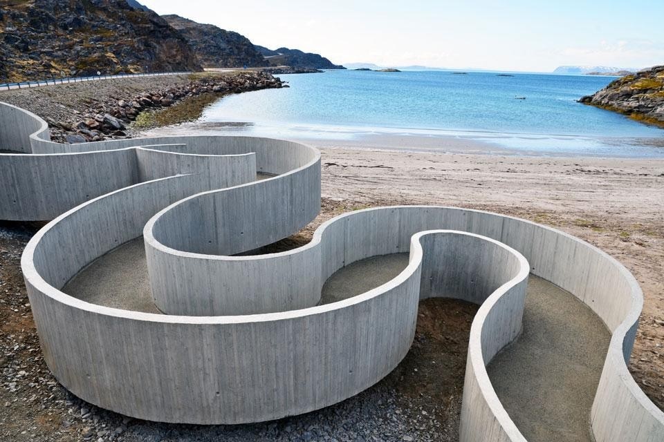 Reiulf Ramstad Arkitekter, <em>Selvika</em> beach access ramp, Havøysund, Norway